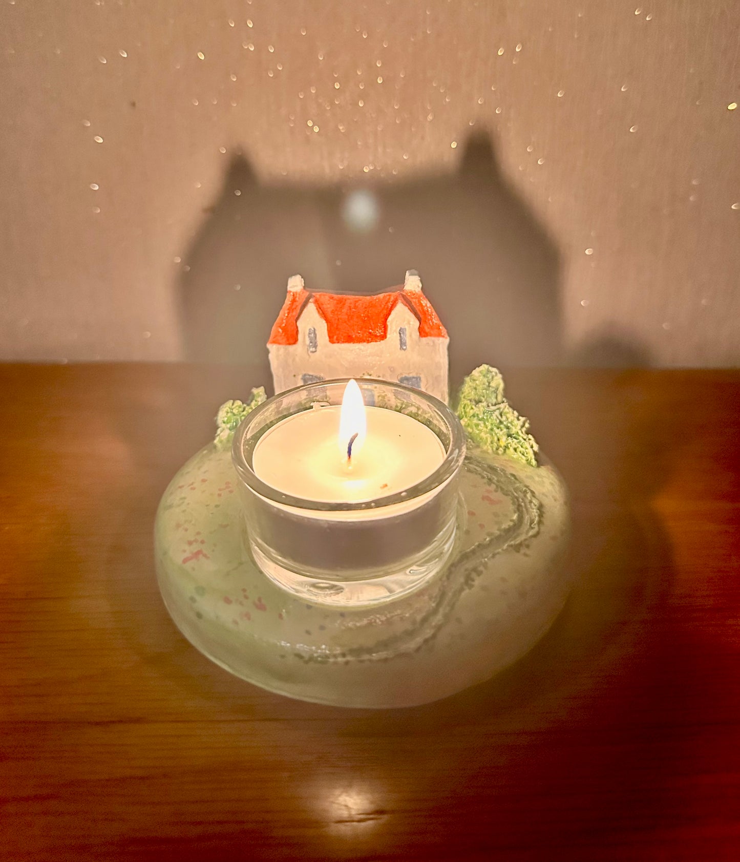 Scottish white house ceramic tealight holder