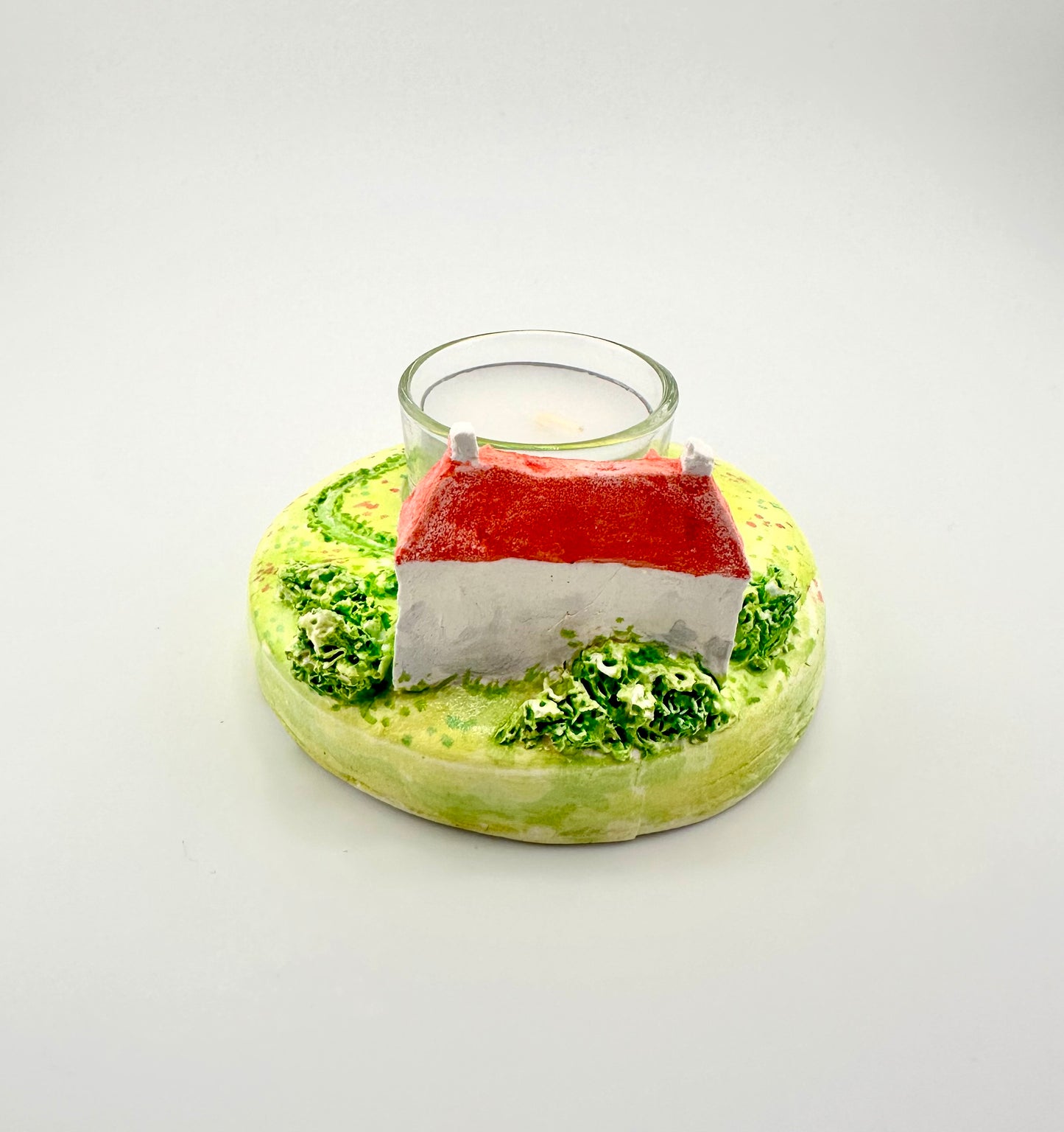 Scottish white house ceramic tealight holder