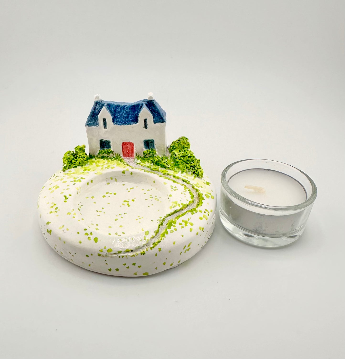 Scottish white house ceramic tealight holder