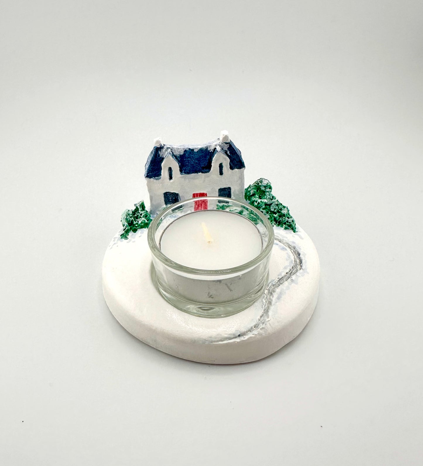 Scottish white house ceramic tealight holder