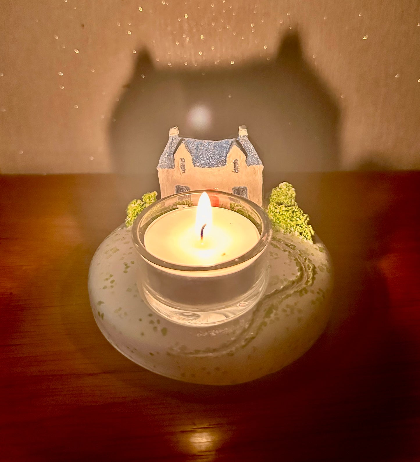 Scottish white house ceramic tealight holder