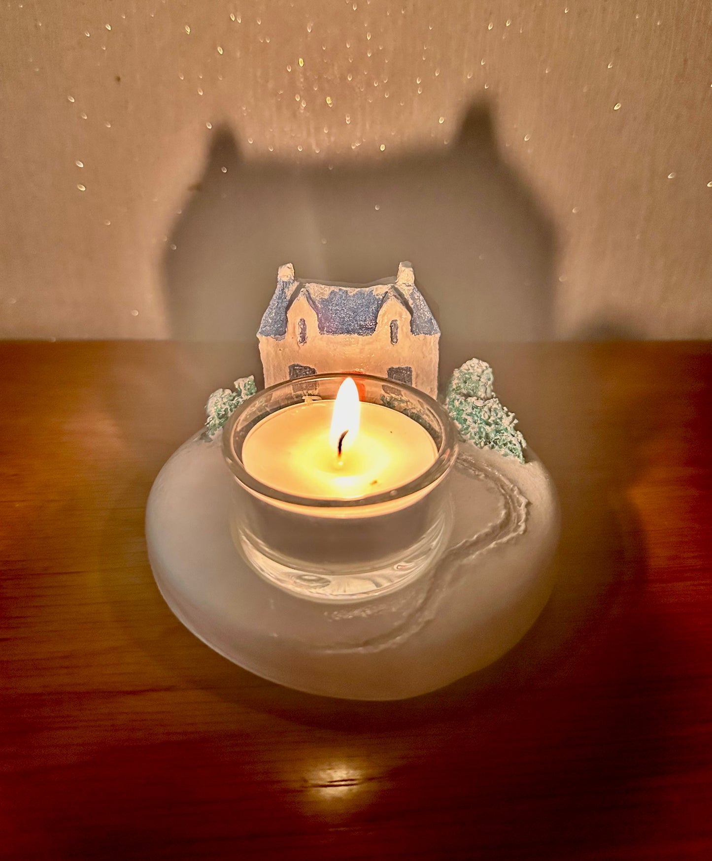 Scottish white house ceramic tealight holder