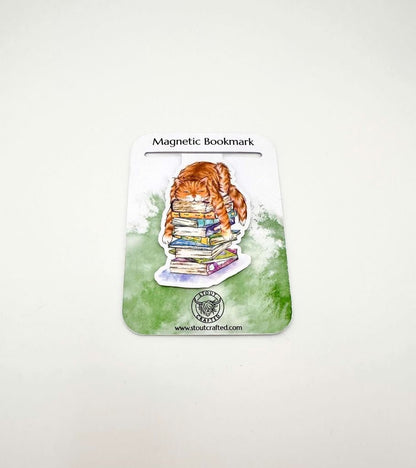 Cat and books magnetic bookmark - Stout Crafted