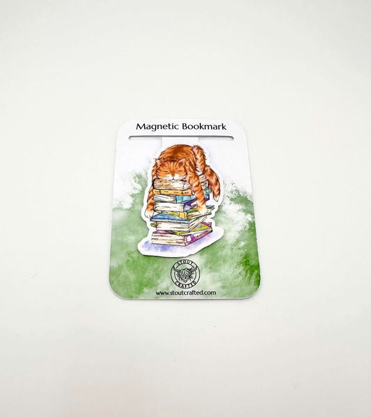 Cat and books magnetic bookmark - Stout Crafted